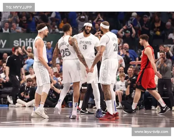 华盛顿与琼斯突破自我,走向超越独行侠与绿军的全新高度(华盛顿irving) 华盛顿与琼斯突破自我,走向超越独行侠与绿军的全新高度(华盛顿irving)